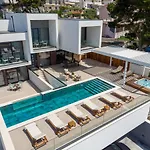 Bava With 4 En-suite Bedrooms, Heated 33 Sqm Pool