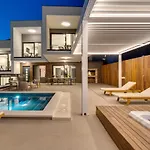 Villa Bava With 4 En-suite Bedrooms, Heated 33 Sqm Pool *