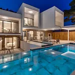 Bava With 4 En-suite Bedrooms, Heated 33 Sqm Pool Villa *