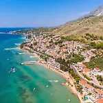 Bava With 4 En-suite Bedrooms, Heated 33 Sqm Pool Villa Omiš