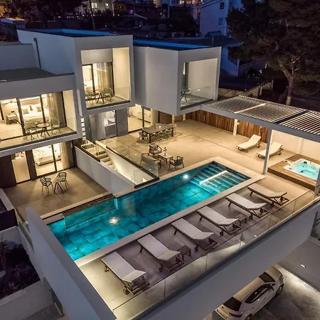 Villa New! Bava With 4 En-suite Bedrooms, Heated 33 Sqm Pool *