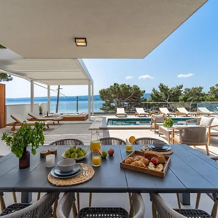 New! Bava With 4 En-suite Bedrooms, Heated 33 Sqm Pool * Omiš