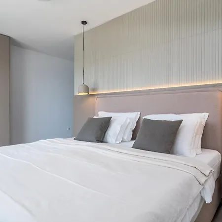 Villa New! Bava With 4 En-suite Bedrooms, Heated 33 Sqm Pool *