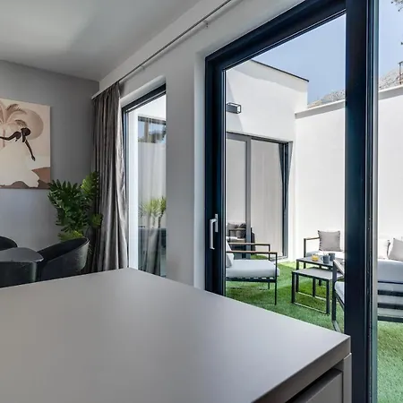 Villa New! Bava With 4 En-suite Bedrooms, Heated 33 Sqm Pool