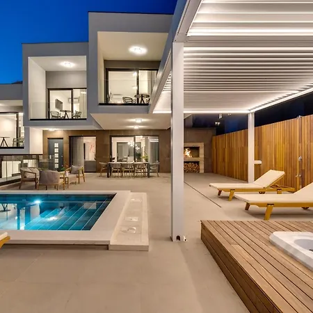 Villa New! Bava With 4 En-suite Bedrooms, Heated 33 Sqm Pool *