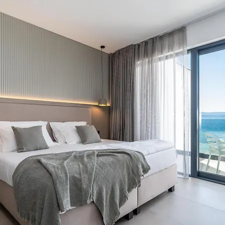 Bava With 4 En-suite Bedrooms, Heated 33 Sqm Pool Vila