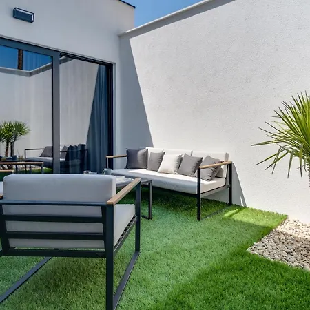 Vila Bava With 4 En-suite Bedrooms, Heated 33 Sqm Pool
