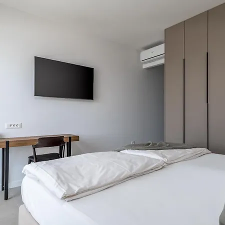 Villa New! Bava With 4 En-suite Bedrooms, Heated 33 Sqm Pool Omiš