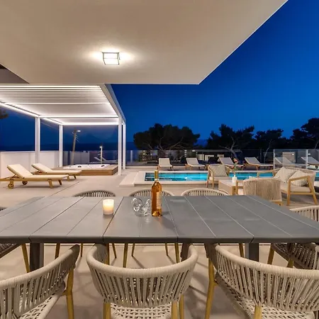 New! Bava With 4 En-suite Bedrooms, Heated 33 Sqm Pool Villa Omiš