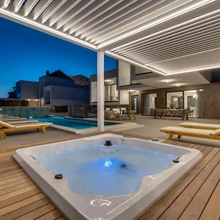 Vila Bava With 4 En-suite Bedrooms, Heated 33 Sqm Pool